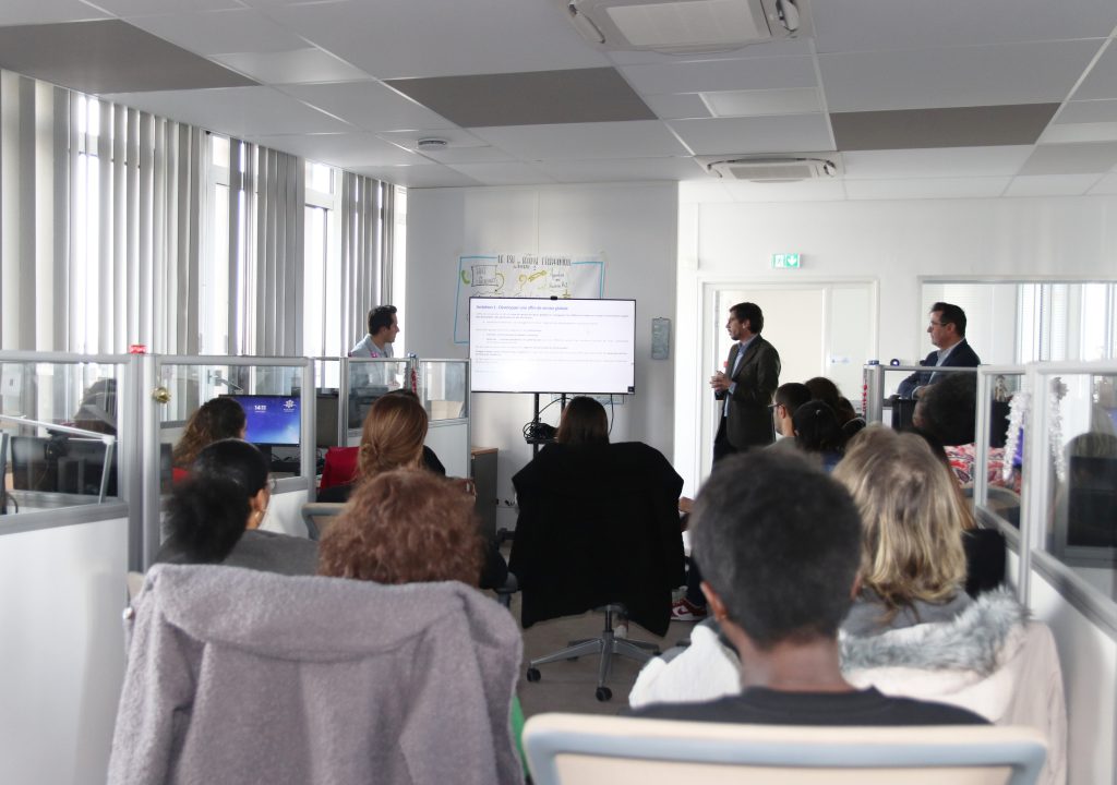 Présentation du projet d'entreprise au agents du pôle relation de service 3